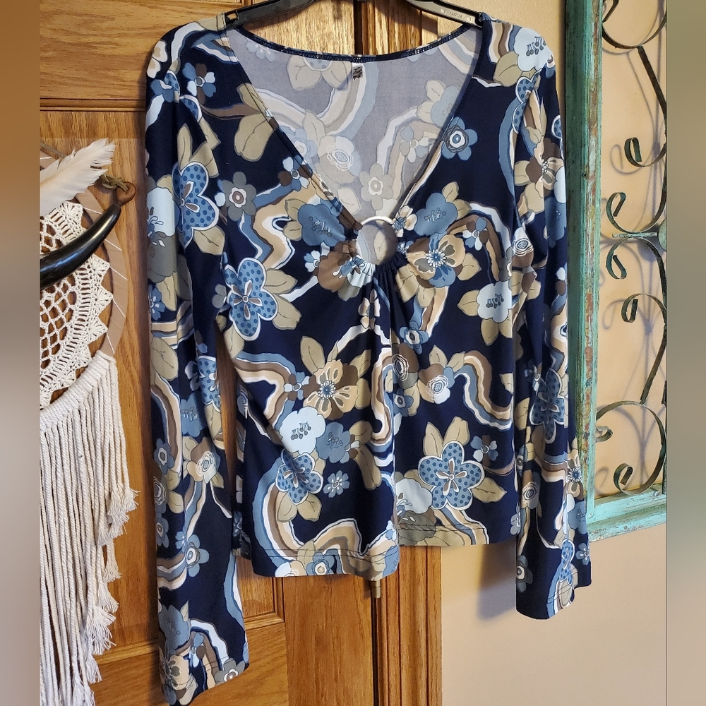 Retro woman's stretch top